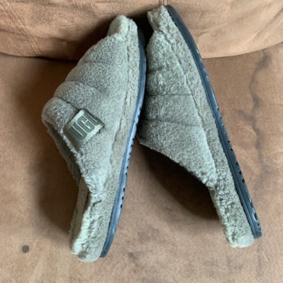 UGGS "Fluff You" Slippers Men's Size 11 - Picture 4 of 7